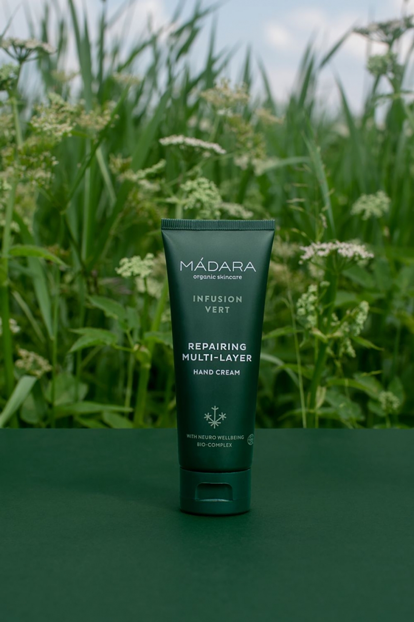 MÁDARA Infusion Vert Repairing Multi-Layer Hand Cream